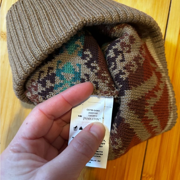 NwOT Pendleton 100% merino wool beanie - Picture 2 of 3